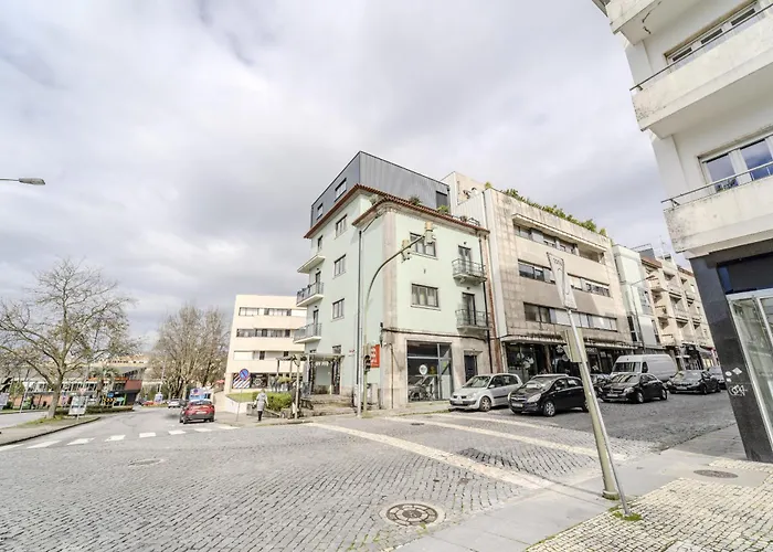 Flat By House And People Braga