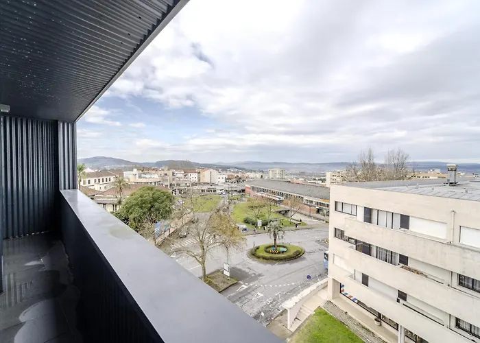 Flat By House And People * Braga